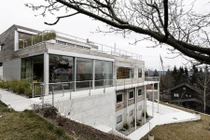 Ngỡ ngàng nhà 4 tầng trên sườn đồi đẹp ngang “cung điện“