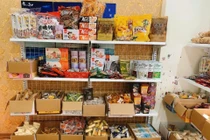 Đồ ăn vặt gắn mác nội địa Trung Quốc bán tràn lan, giá “rẻ như cho”