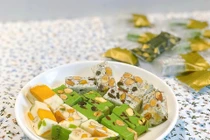 Chán hàng ngoại, bà nội trợ lùng mua kẹo handmade ăn Tết