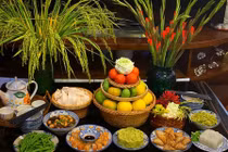 Mâm cúng rằm tháng 7 cần chuẩn bị 3 lễ để cầu may mắn 