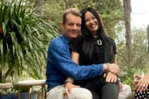 Diva Hồng Nhung hạnh phúc trong vòng tay bạn trai