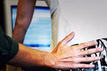 Từ 1/1/2021: Quấy rối tình dục đồng nghiệp sẽ bị đuổi việc