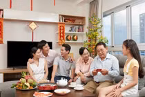 Cả nhà đang ăn Tết thì choáng váng khi thấy chiếc ô tô 