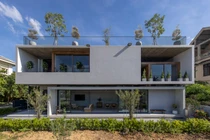 Độc đáo ngôi nhà xếp chồng từ hai khối hình chữ nhật