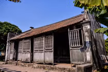 Cận cảnh ngôi nhà Bá Kiến hơn trăm tuổi ở làng Vũ Đại
