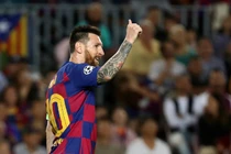 Giảm 70% lương giúp CLB giữa dịch COVID-19, Lionel Messi giàu cỡ nào?