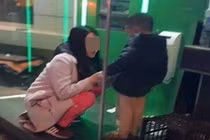 Phẫn nộ với người mẹ bỏ con ở cây ATM giữa đêm rét 