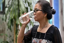 Uống nhiều nước có thể thải độc?