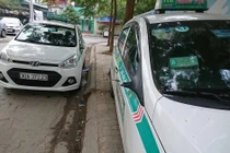 Hàng loạt ô tô ở Hà Nội bị mất gương sau một đêm