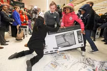 Kinh nghiệm không bị “cháy ví” khi mua sắm ngày Black Friday