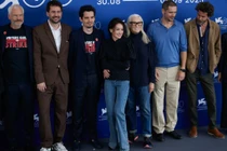 Vẻ quyến rũ gây thương nhớ của Thư Kỳ ở tuổi 47