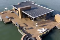 “Trốn sự đời”, đại gia dốc tiền xây dinh thự nổi trên biển