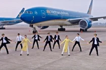 "So găng" lương nhân viên Vietnam Airlines và Vietjet Air 