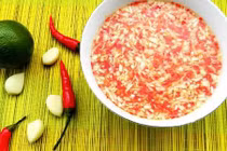 Mách chị em 3 cách pha nước chấm nem rán tuyệt ngon ngày Tết