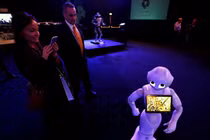 Arab Saudi dùng Mặt trăng nhân tạo chiếu sáng TP 500 tỷ USD