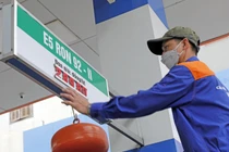 Bộ Công Thương: Giá xăng dầu trong nước tăng thấp hơn giá thế giới