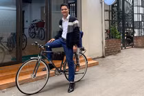 Chủ doanh nghiệp Việt quảng cáo trên sân CLB Heerenveen của Đoàn Văn Hậu là ai?