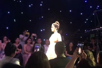 Đỗ Mỹ Linh lộ diện ngay sau khi bị 'bóc phốt người yêu', xinh đẹp làm vedette