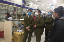 Quầy thuốc tại Hapulico gỡ biển "không bán khẩu trang, miễn hỏi"