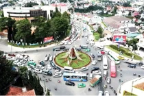 Đà Lạt không còn là “thành phố không đèn xanh đỏ“