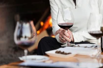 Lãi to khi nhà hàng phục vụ nhầm chai rượu hàng nghìn USD