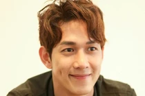 Song Luân nhận nhiều tin nhắn gạ gẫm sau màn khỏa thân 