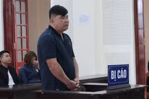 Mâu thuẫn tình cảm, mang xăng đốt nhà người tình