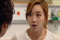 Sinh con một bề tôi bị nhà chồng đuổi ra khỏi nhà 