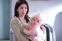 Nhờ bố chồng trông cháu nào ngờ bị tát “cháy má”