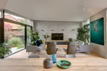 Nhà trăm tuổi cải tạo thành biệt thự vườn bình yên