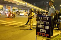 Lập chốt xử lý người say ở Hàng Xanh