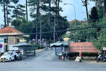 CDC Lâm Đồng và 2 bệnh viện ký với Công ty Việt Á 16 gói thầu