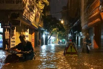 Thời tiết hôm nay: Miền Bắc, Hà Nội còn mưa dông "khủng"