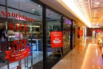 Kinh doanh dịch vụ hàng không lãi khủng, ông Johnathan Hạnh Nguyễn có chiến lược hàng hiệu Tràng Tiền Plaza thế nào? 