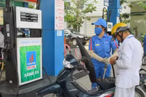 Giá xăng sắp giảm mạnh: Cần làm gì để "giải cứu" loại xăng E5 đặc biệt? 