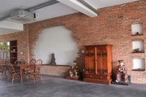 Khó tin những ngôi nhà gạch thô nổi bật giữa Sài Gòn