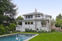 Khám phá ngôi nhà gần gũi thiên nhiên của ông chủ Facebook