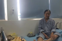 Yêu cầu làm rõ vụ phó chủ tịch phường bị tố đạp gãy chân người dân