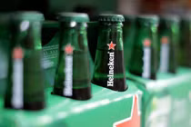 Trở mặt... “bóc” Heineken “kiếm” lợi nhuận khủng từ Sabeco?