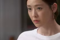 Chồng mua quà 8/3 cho vợ nhưng cấm vợ cho… chị dâu biết