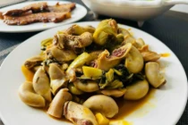 Xưa “rẻ bèo”, lòng lợn nay thành đặc sản tiền triệu hút khách