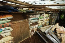 Những ngôi nhà xây bằng chất liệu kỳ quặc nhất Việt Nam