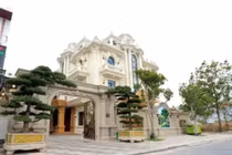 Sững sờ siêu biệt thự gỗ gõ đỏ của đại gia Quảng Ninh