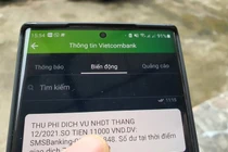 Ngân hàng tăng phí tin nhắn SMS, khách rủ nhau hủy dịch vụ