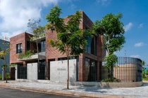 Chiêm ngưỡng ngôi nhà gạch trần đẹp ngỡ ngàng ở Đà Nẵng 