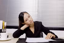 Nộp đơn xin nghỉ việc thì sếp đề nghị tăng lương, quyết định sao cho sáng suốt nhất? 