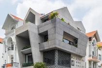 Nhà phố với những bức tường “xiêu vẹo” giữa Sài Gòn trên báo Mỹ