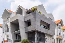 Nhà phố với những bức tường “xiêu vẹo” giữa Sài Gòn trên báo Mỹ