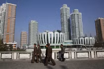 Ngắm nhà cao tầng trong khu phố hiện đại ở Triều Tiên