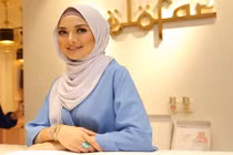 Nhan sắc “vạn người mê” của sếp mới hãng bay Air Asia